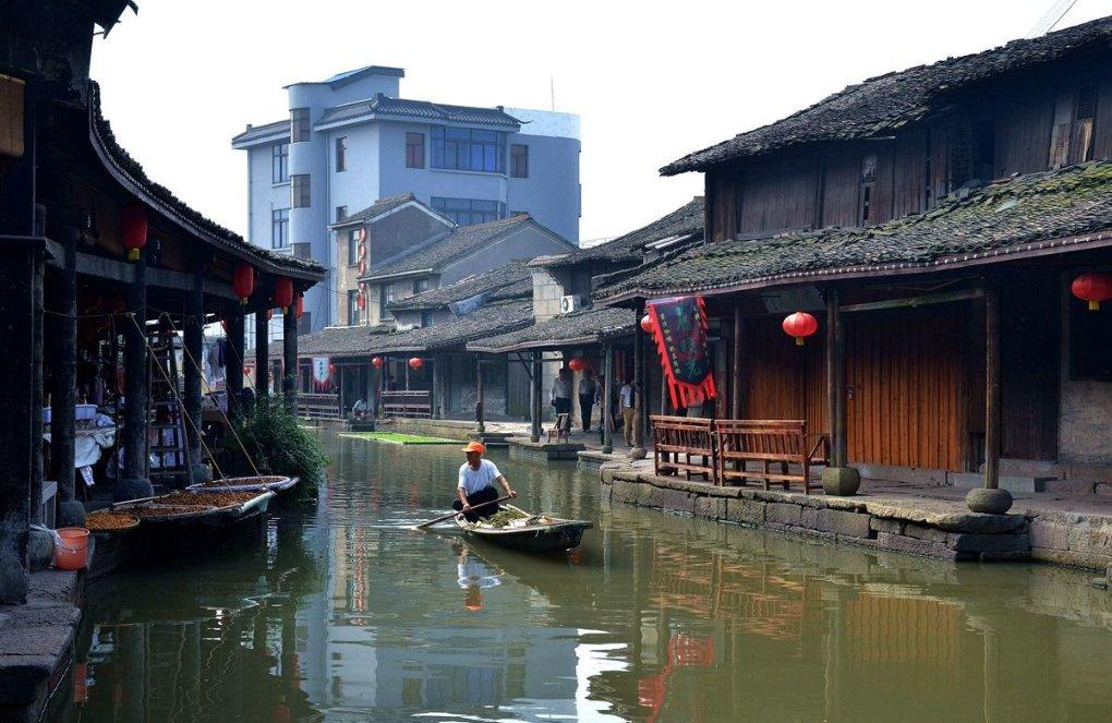 广西交职院搭建校地合作产销平台 消费帮扶助力乡村振兴
